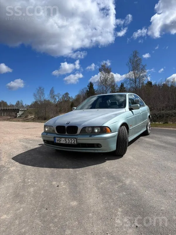 Pārdod BMW 530d E39 3.0d automāts

Auto labā stāvoklī, nav izrūsējis. 
Ļo