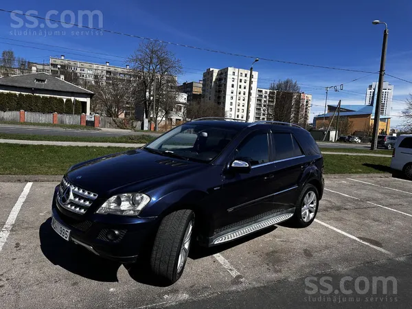 Продаю Mercedes Ml350, 3.0 дизель, автомат. 
2010 год, пробег 271 000 км.