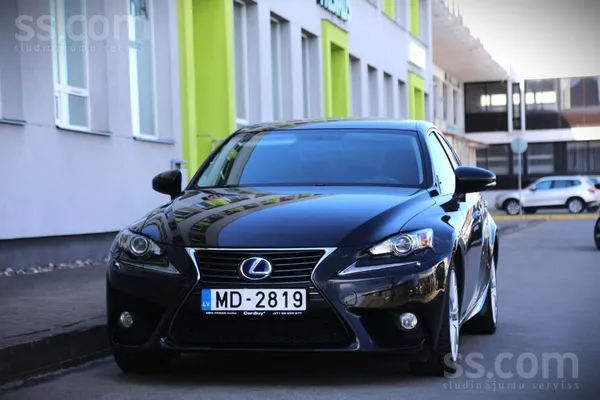 2.5B/133Kw, hibrīds, automāts. 

-atpakaļskata kamera, 
-kruīza kontrole,