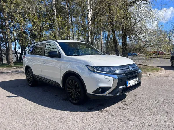 Pārdodu 7-vietīgo Mitsubishi Outlander Black Edition 4x4. Automašīna ideālā