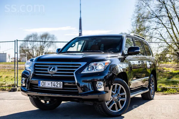Lexus Lx570 facelift ar 8 sēdvietām, 5.7 benzīna/gāzes dzinēju un automātisk