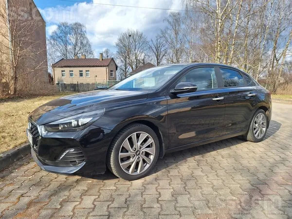 Pārdodu Hyundai i30 Fastback, ar benzīna motoru 120hp. ļoti labā stāvoklī ,