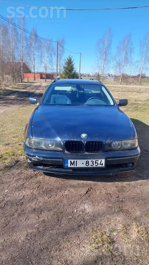 Pārdodu E39 ar labo 3.0, 143kw motoru. Ir vizuāli defektiņi. Līdzi dodu prie