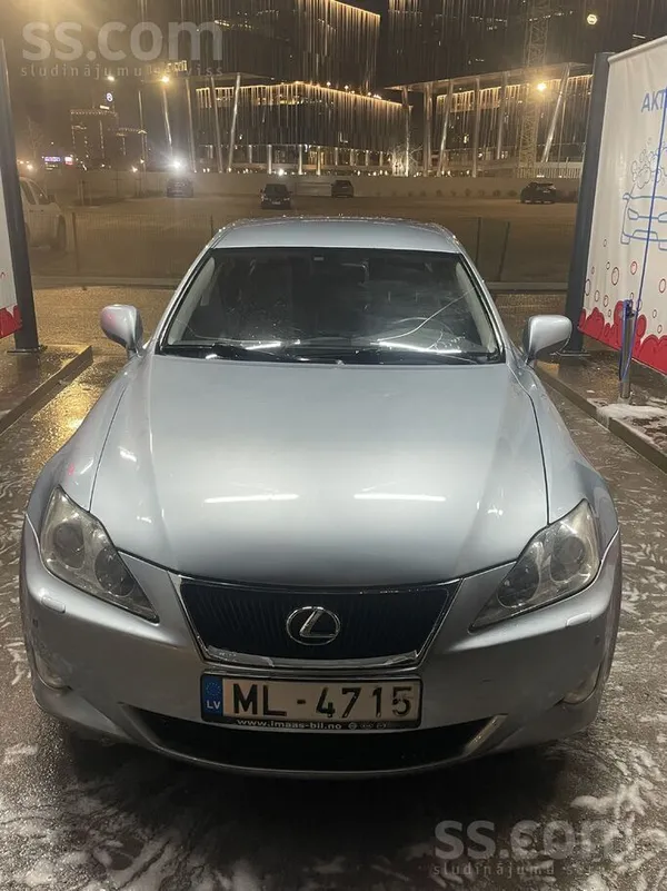 Pārdod Lexus IS 220d lieliskā stāvoklī. 

Šis stilīgais un uzticamais auto