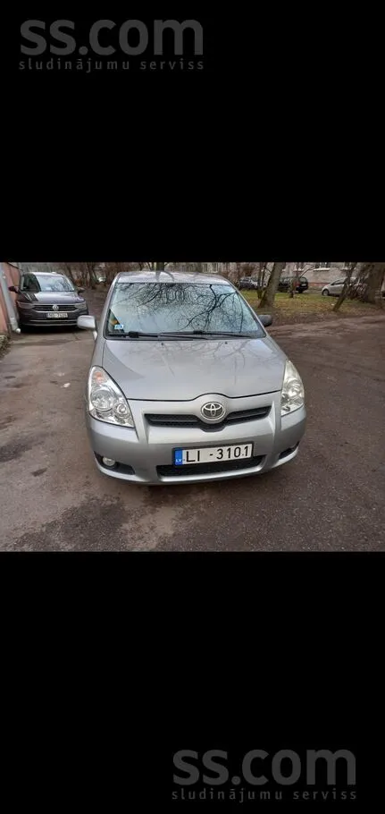 Toyota Продаю Toyotu Corollu verso. 2.2 D-4D (100kw) сост