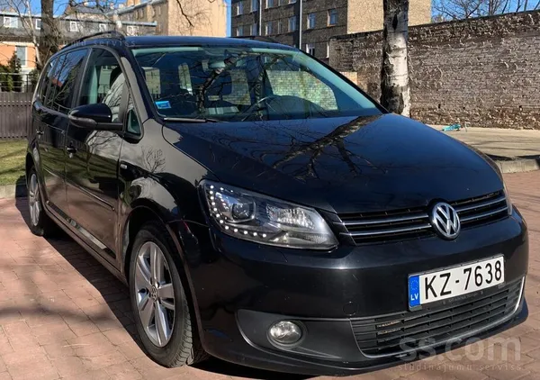 Volkswagen Touran 2013 года. 
Двигатель 2.0 дизель, автоматическая коробка