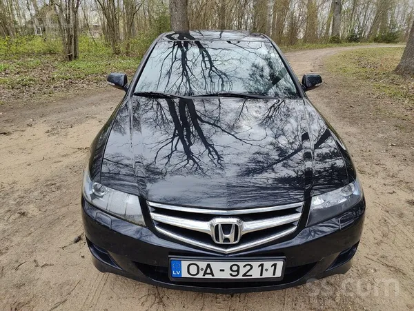 Normāls auto braukšanai, ērts, žiperīgs. Ir vizuāli defekti. Apkopes veiktas