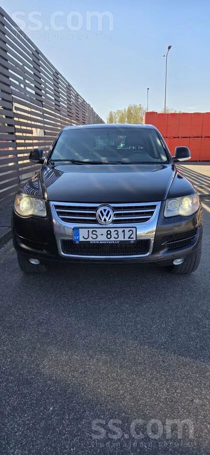 Продаю свой Volkswagen Touareg в хорошем техническом и визуальном состоянии.