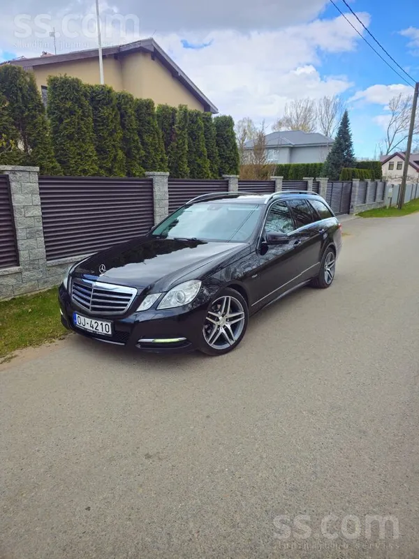 Mercedes Pārdodu Mercedes-Benz E200 Cdi ar automātisko ātru