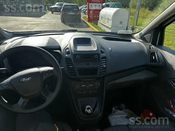 Pārdodu uzticamu un pilnībā darba kārtībā esošu Ford Transit Connect .

Пр