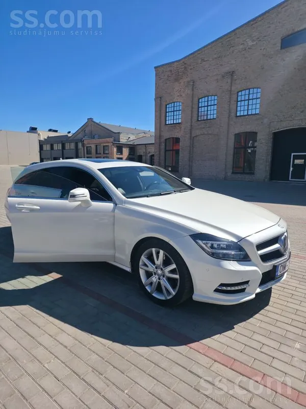 Cls350, Amg vizuālā paka un interjers, perlamutra krāsa. Pneimatiski regulēj