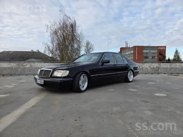 Mercedes Ar smagu sirdi pārdodu leģendāro un uzticamo w140 