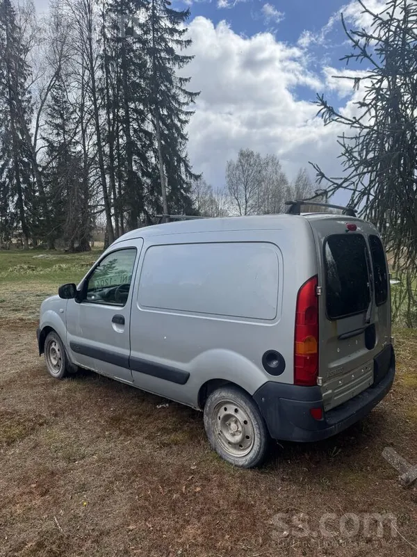 Pāroddu auto bez apskates. 
Nolikts, kad izbeidzās ģenerators, tagad stāvēj