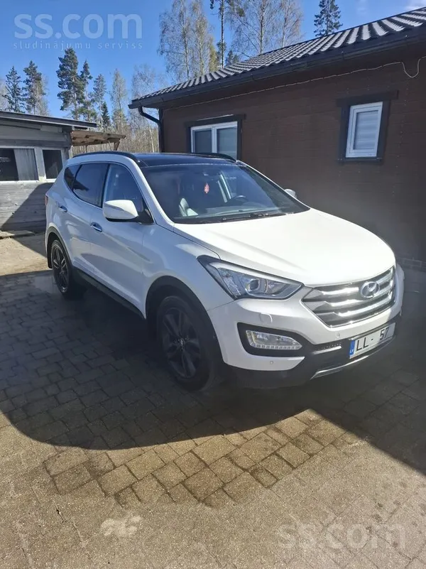 Viens saimnieks pārdod Hyuindai Santa Fe 2.2 dīzelis. 2014g .automāts. nobra