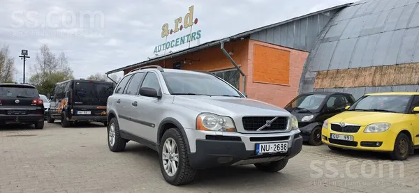Stalts Xc 90 ar jaunu TA un septiņām vietām. Daudz labu ekstru melns ādas sa