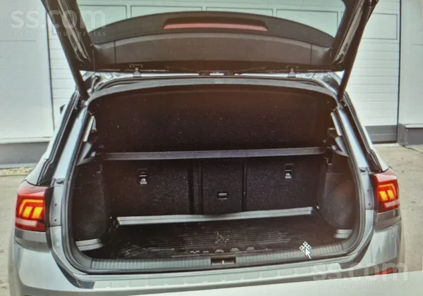 Volkswagen Pārdodu koptu un mīlētu VW T-Roc ar bagātīgu aprīk