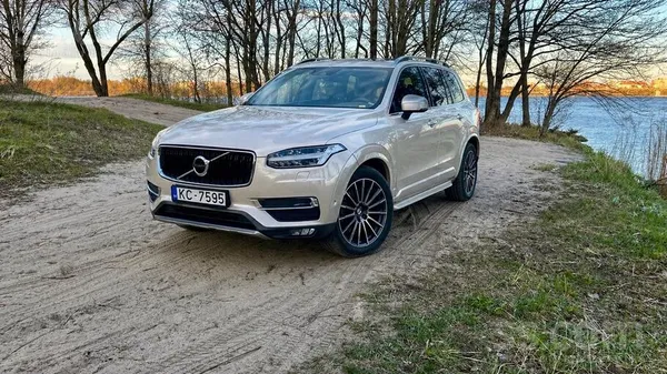 Volvo Pārdod Volvo Xc90 2.0D (2016) – premium klases Suv