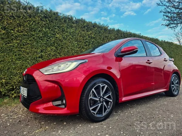 Tiek pārdots Toyota Yaris labā stāvoklī. Automašīna iegādāta jauna pie ofici