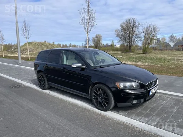 Volvo Volvo V50 2.0 dīzelis, manuālā kārba. 