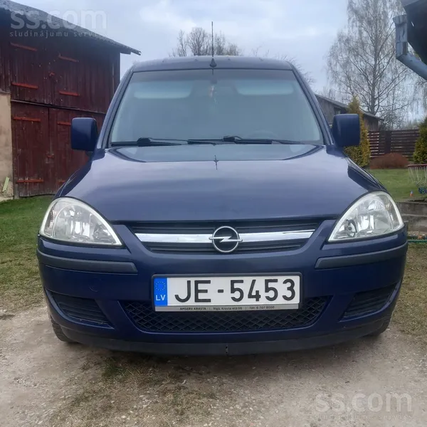 Tirgojās darba auto, 5L/100km nav nekāda raķete, kondicionieris iet, ir arī