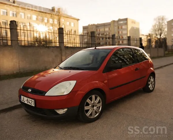 Ford Lv: Pārdodu auto lieliskā tehniskajā stāvoklī. Pat