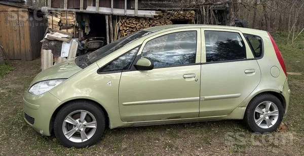 Продаётся Mitsubishi Colt 2005 года, 1.3 бензин. 
Машина на ходу, двигатель
