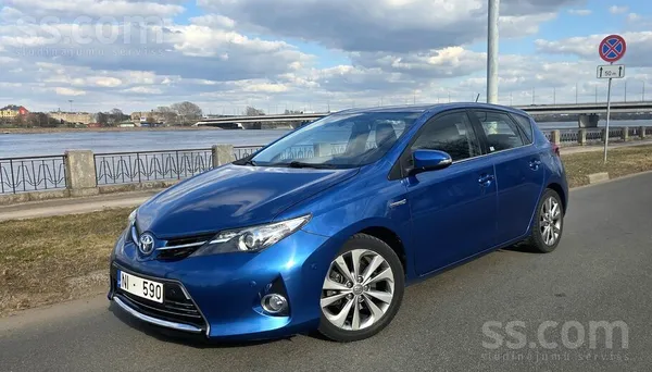 Toyota Toyota Auris Hybrid 1.8, hibrīds/benzīns, automāts