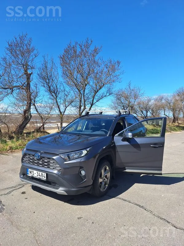 Toyota Pārdodu Toyota Rav4 Hybrid Luxary Plus pakotnē + m