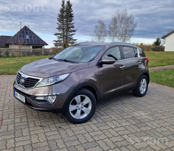 Pārdodu koptu auto labā stāvoklī. Automašīnai regulāri veiktas apkopes un ne