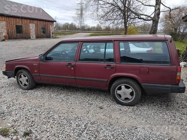 Pardodu Volvo Klasiku. Rwd aizmugures piedzina. Ir dazi defekti- lūka laiz g