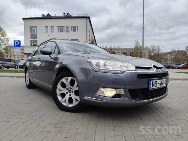 C5 2.0 hdi diesel 103kv. Labā tehniskajā un vizuālajā stāvoklī. 

Ļoti ērt