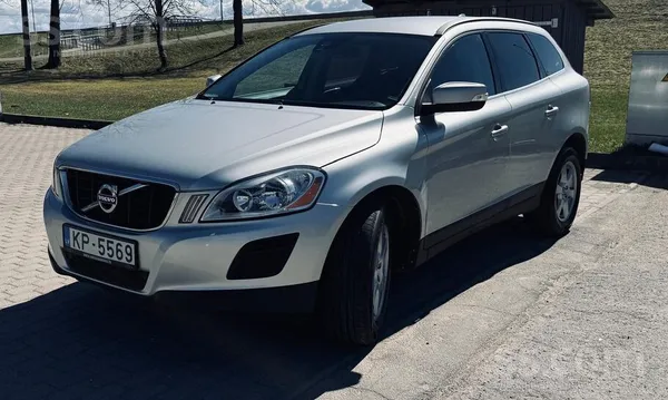 Pārdod Volvo Xc60 2013.gada D4 Awd 2, 4L dīzeli, automāts ar patiesu 411 775