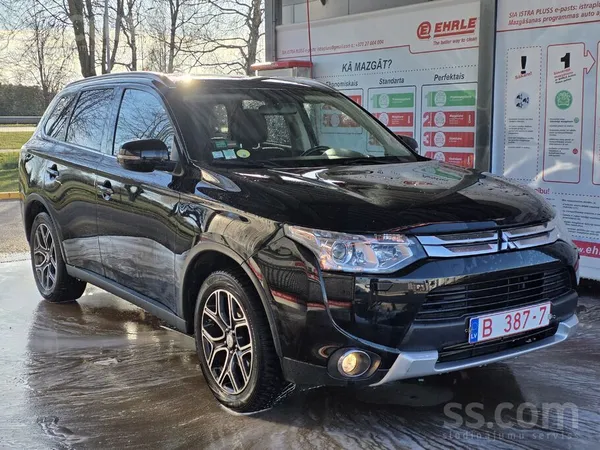 Tikko no Francijas ievests Mitsubishi Outlander. 
4X4, 7 vietas, 2, 2D 110