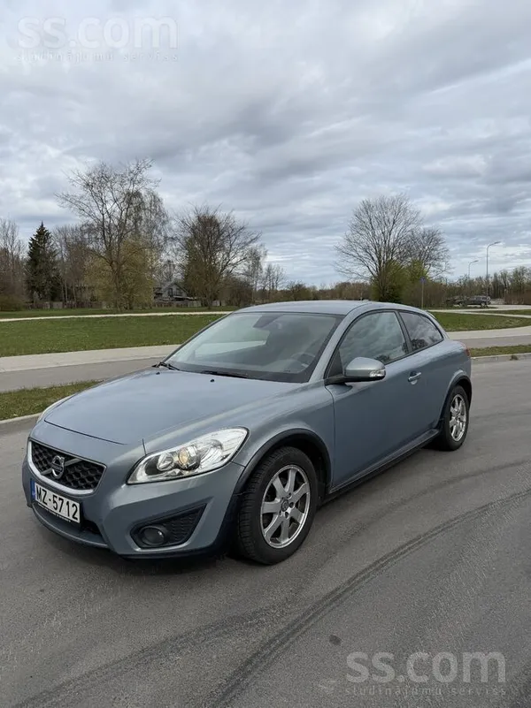 Privātpersona pārdod Volvo C30 ļoti labā stāvoklī. Tikko izieta tehniskā aps