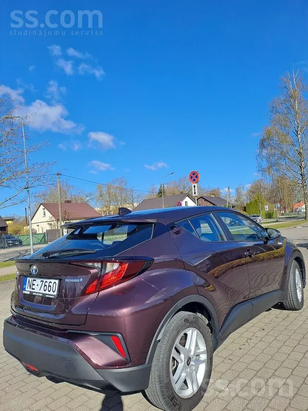 Pārdod koptu un labi uzturētu C-Hr hibrīdu. Auto iegādāts Wess Motors salonā