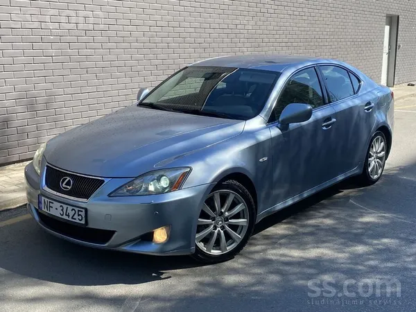 Pārdodu Lexus IS 250 ar 2.5 benzīna motoru un automātisko ātrumkārbu. 
TA l