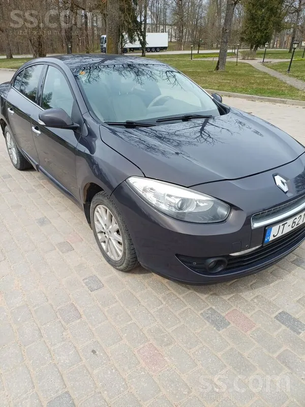 Pārdodu Renault Fluence tā ir tā pati Megane tiki nedaudz savādākas formas d