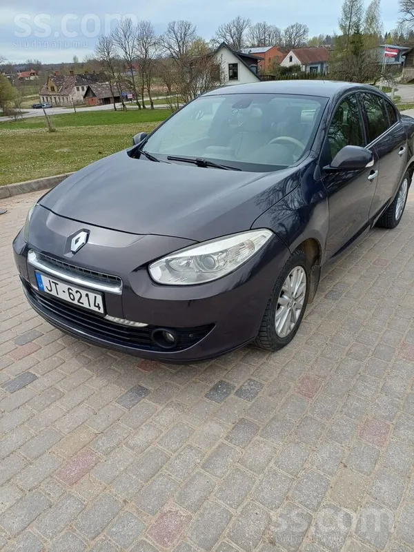 Pārdodu Renault Fluence tā ir tā pati Megane tiki nedaudz savādākas formas d