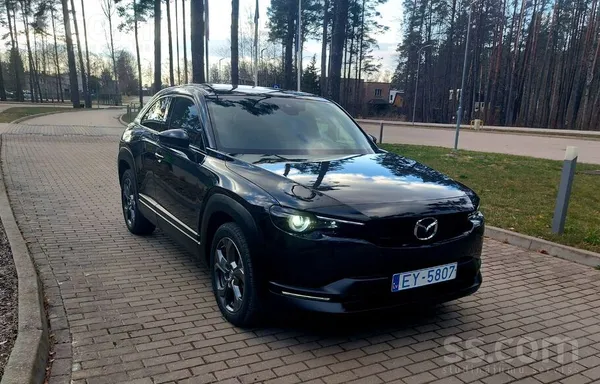 Mx-30 Elecric Skayactiv . Labākā komplektācija. 
Baterija : 35.5kWh
Ar vie