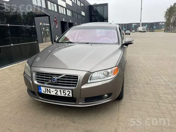 Volvo Auto ideālā stāvoklī. 