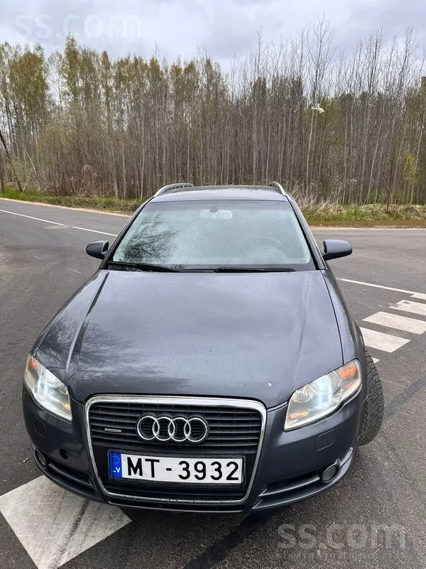Audi Хорошее техническое состояние , заводится с пол об