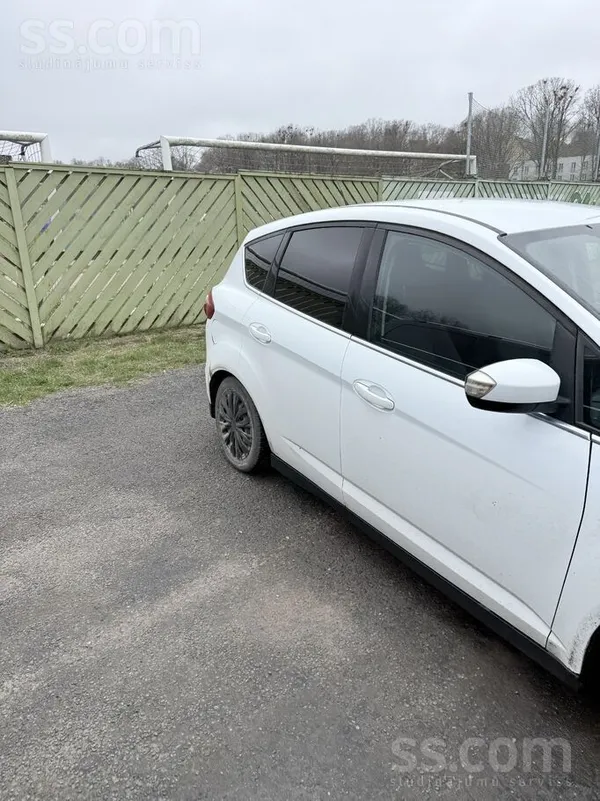 Ford Машина в рабочем состоянии продаю, потому что купи