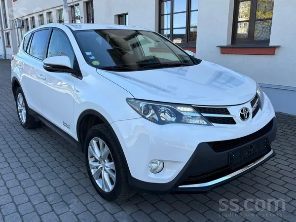 Lielisks un drošs ģimenes auto 
Labs un drošs Toyota Rav4 2.2 d-4d ( 110 kw