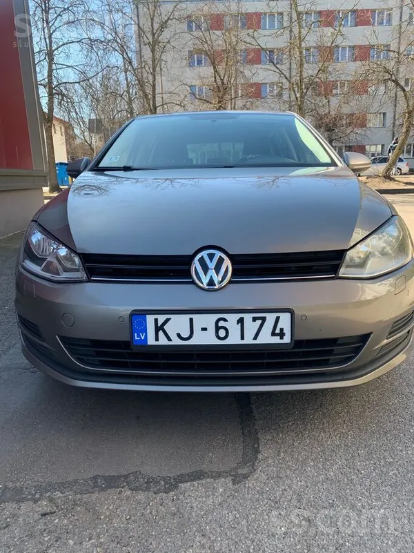 Volkswagen Pārdodu maz lietotu elegantu un efektīgu golfiņu 7
