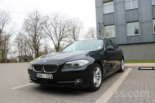 BMW Skaists un komfortabls 5 sērijas BMW universālis a