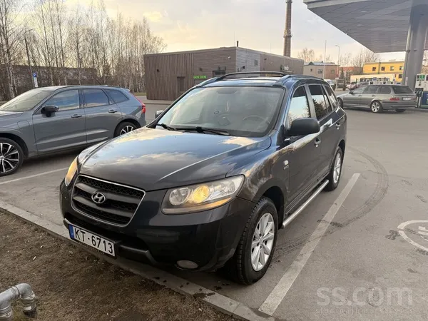 Hyundai Kā bonuss ir iekļauts otrs vieglmetāla disku kompl