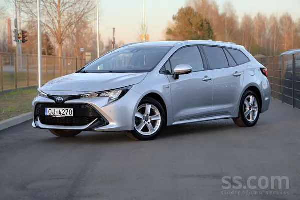 Cenā iekļauts Pvn. Toyota Corolla, Facelift, 1.8 hybrid, automāts, tikko iev