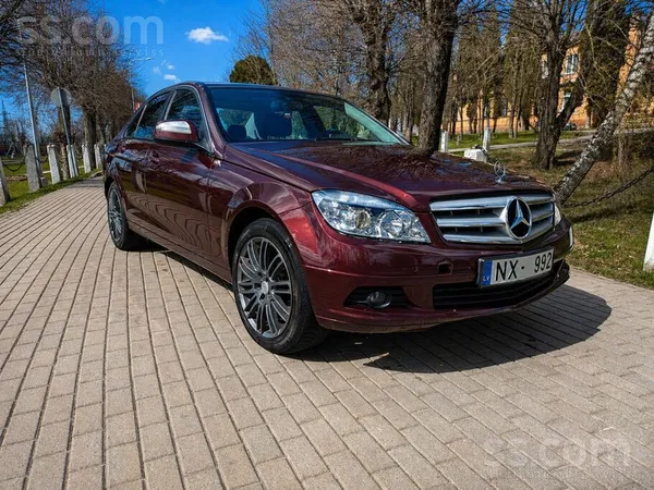 Mercedes Pārdodu savu mašīnu sakarā ar pārvākšanos uz ārval