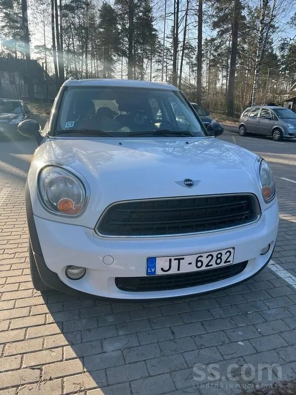 Mini Pārdod Mini Countryman One D labā tehniskā stāvokl