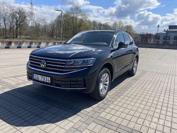 Pārdod VW Touareg Elegance ražotāja garantija līdz 18.12.2029 vai līdz nobra